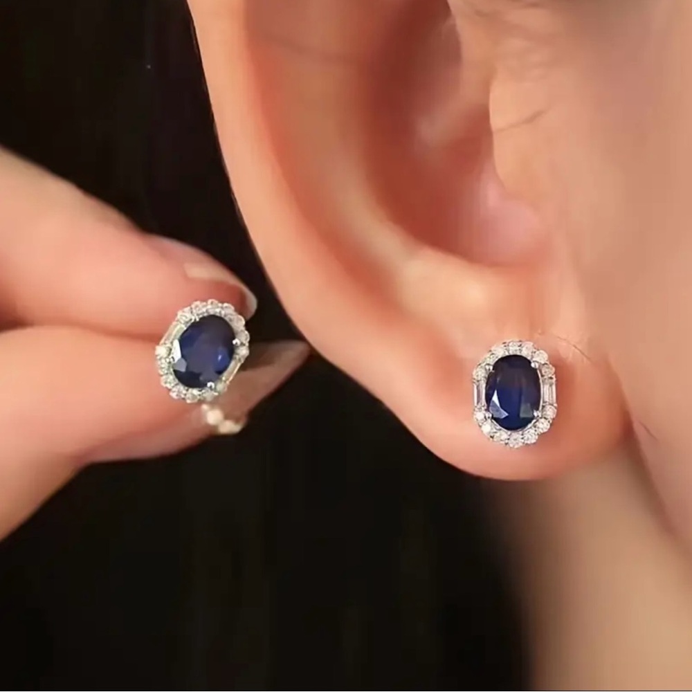 Blue cubic zirconia .925 stud earrings